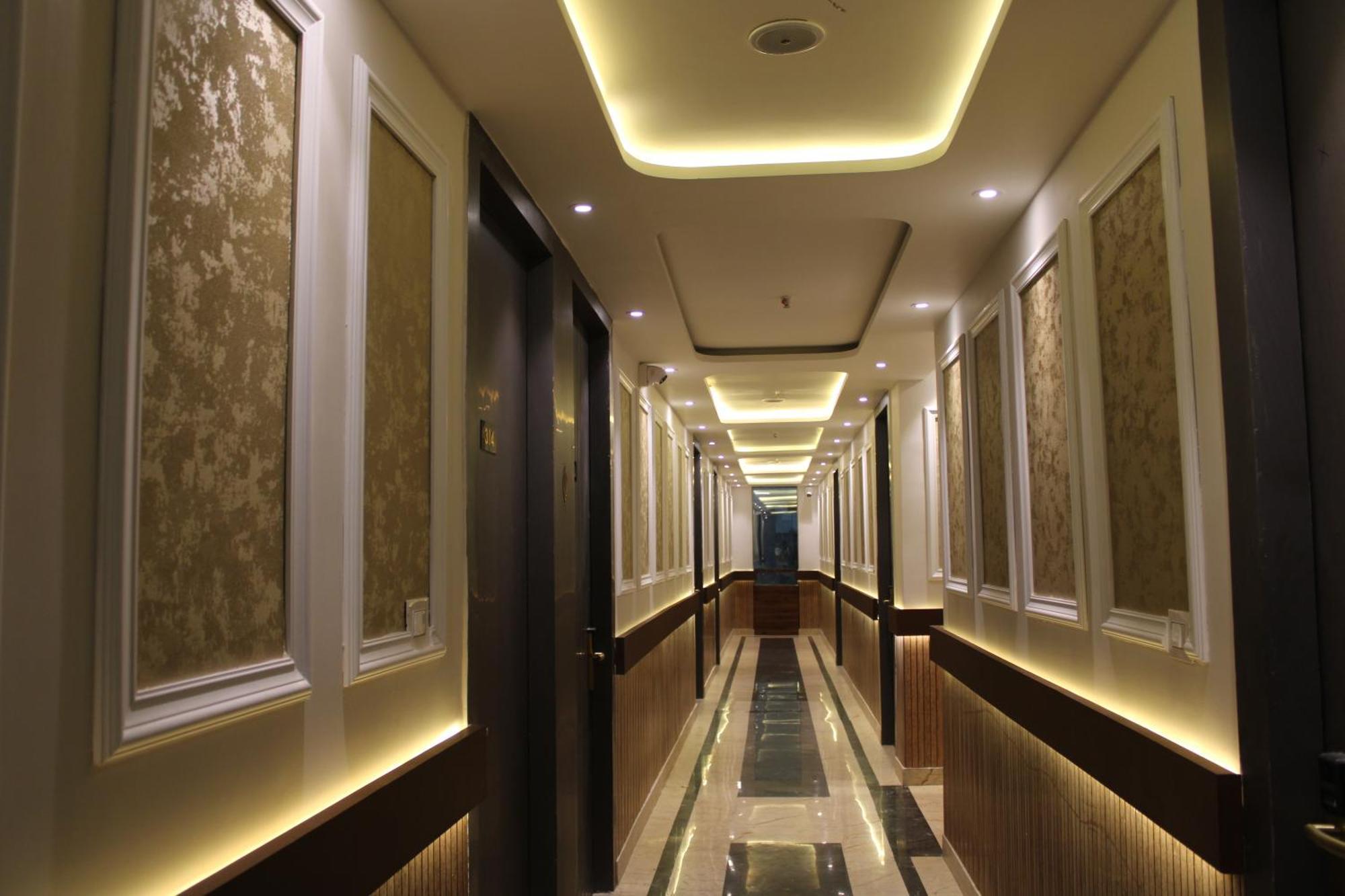 Hotel Gold Stone Kánpur Exteriér fotografie